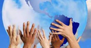 دموکراسی از کارخانه تا جامعه: چرا محل کار نقطه آغاز تغییر است؟